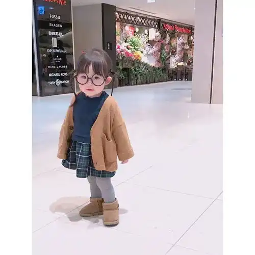 日本1岁小女孩的每日穿搭走红ins,太太太萌啦让人想偷偷抱走