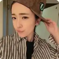 捧花卡通女生头像你的微笑刺目耀眼的漂亮情感女生头像