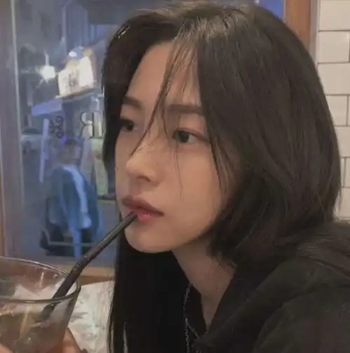 qq聊天如若出现这3种标志,别装了,你们之间是在互相暗恋