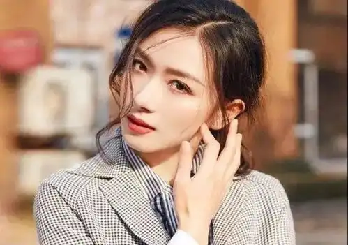 聪明的男人,想撩中年女人,发好2条信息就行了
