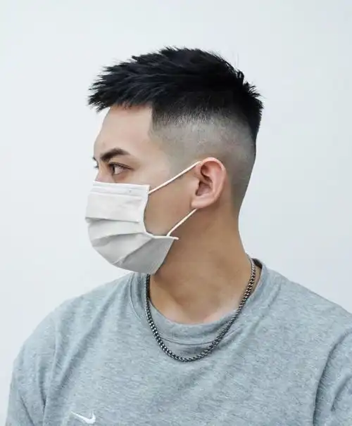 四十岁男人,建议剪这3款简单露额发型,没有刘海更成熟帅气