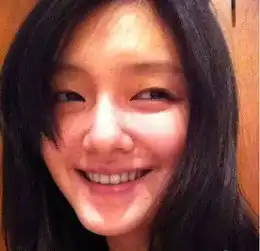 杨丽萍浓妆难掩老态