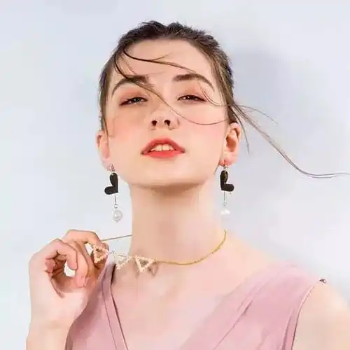 14岁俄国美女模特在上海猝死,模特圈潜规则大曝光