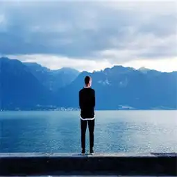 480x480图片快手头像男背影霸气男生快手专属的背影头像