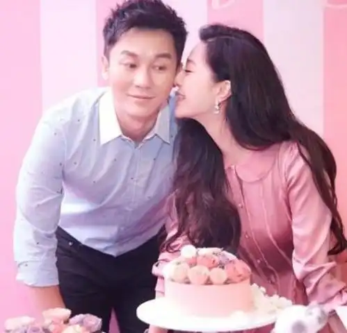张馨予结婚生女被宠成小孩儿,前任李晨如今却形单影只