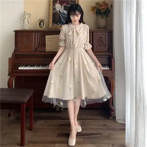 哇塞美女穿上裙子真的是仙气飘飘真的是太好看了