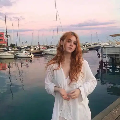 ins风欧美女头你是狂风暴雨,我撑伞爱你