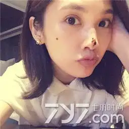 杨丞琳生日晒蛋糕卖萌似20岁网友求和李荣浩合影