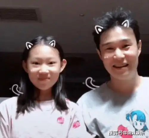 女大十八变,小沈阳14岁女儿越变越好看,颜值逆袭了