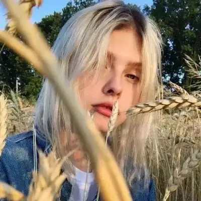 有哪些ins风的女生头像
