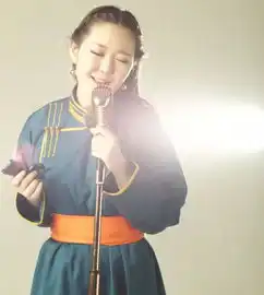 吉祥三宝小女孩近照曝光浓妆美艳狂野酷爱自拍7