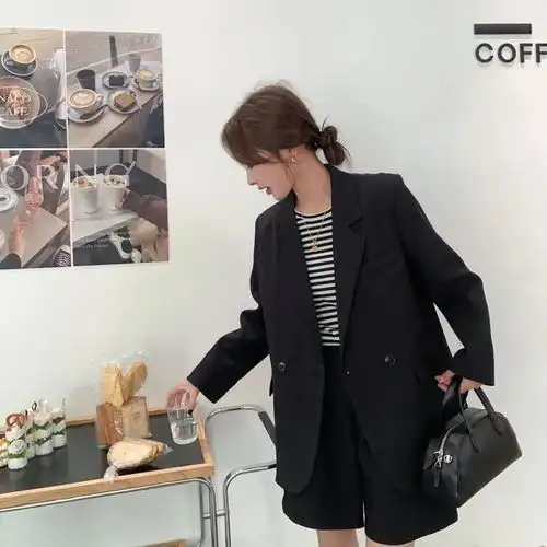 秋冬少不了一件西装外套,干净利落显气质又显瘦