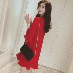 拥有一件荷叶边领,hold甜美少女风
