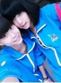 中国最美校服女生上演制服诱惑宅男大饱眼福
