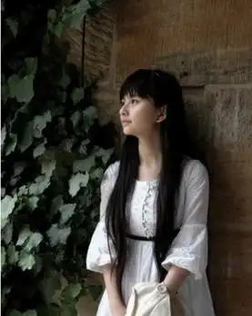 曝点读机女孩近照网友调侃你的成绩好吗