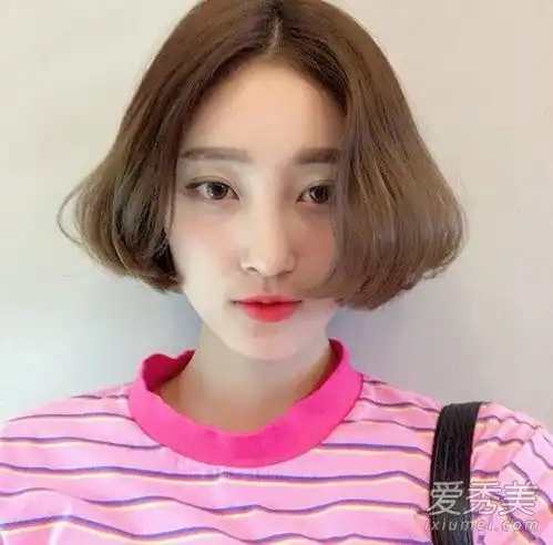 女生最爱的中分短发图片12款秋冬照着剪一定好看