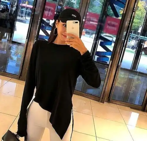 成熟迷人的紧身打底裤美女,身材苗条性感迷人,让人一见倾心
