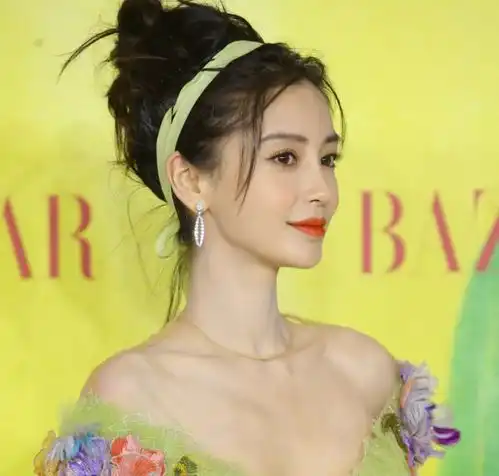 2021年芭莎慈善夜,杨幂宋茜杨颖等众星齐聚