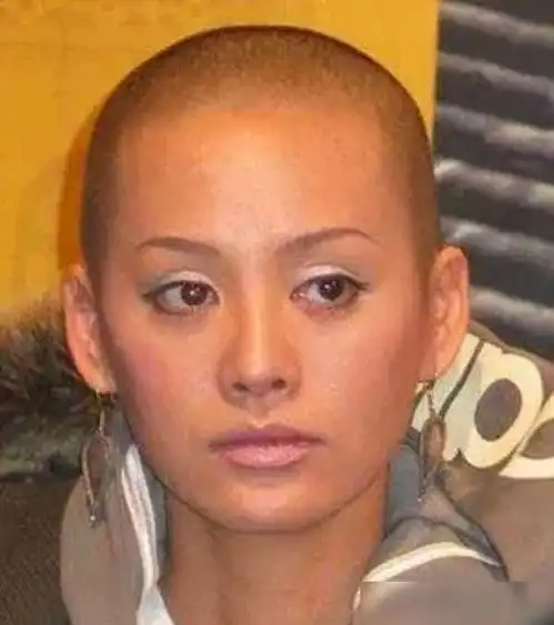 张馨予光头出镜火星情报局,原来这么多女明星剃了光头
