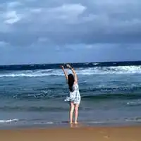 qq头像想去海边啊啊女生