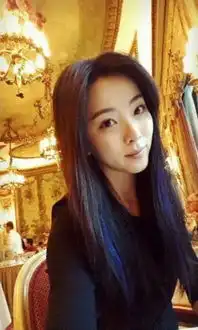 央视美女主播李思思自拍照曝光与朱军亲密卖萌