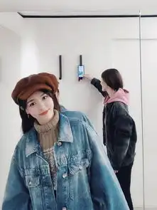唐嫣晒闺蜜照,一身休闲装出镜,戴贝雷帽秒变少女样儿