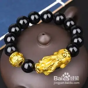 貔貅戒指的正确戴法男学生及女士手链与戒指的佩戴技巧