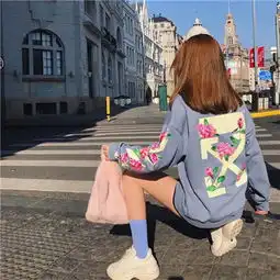 女生头像小清新背影头像2018超唯美别人的拥抱再美也不温暖